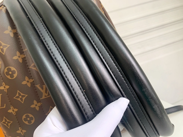 ルイヴィトンバッグ素材ディテール